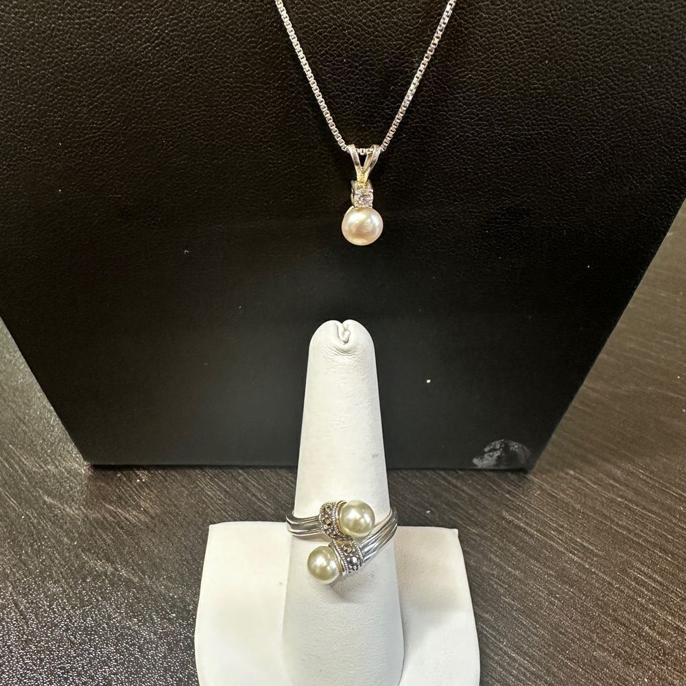 Genuine pearl, sterling silver, ring and necklace set!